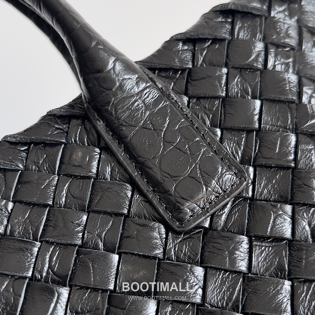 Bottega Veneta Mini Cabat Intrecciato Lambskin Tote Bag with Layered Weave Detail 보테가베네타 미니 카바 인트레치아토 램스킨 토트백 레이어드 위빙 22cm 5