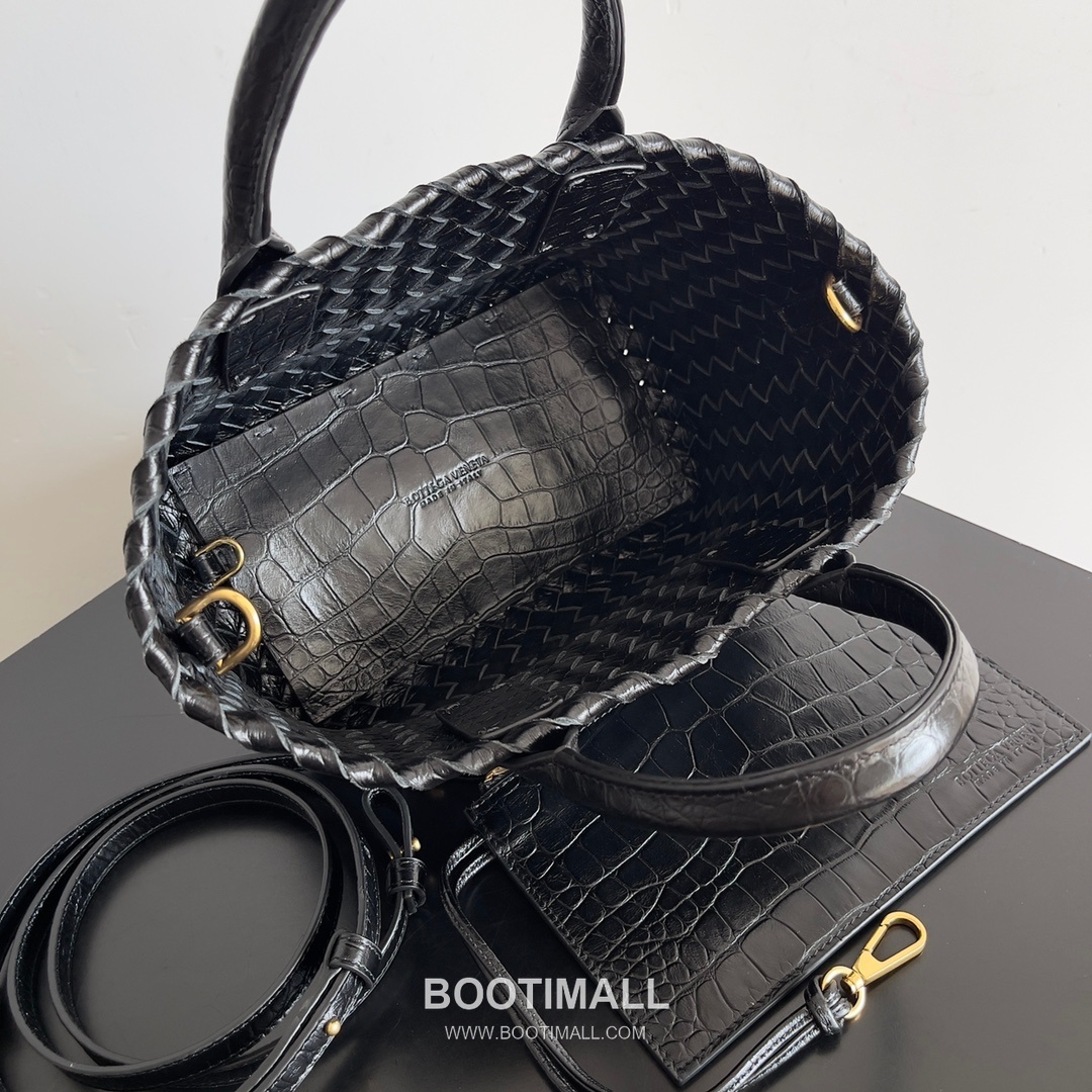 Bottega Veneta Mini Cabat Intrecciato Lambskin Tote Bag with Layered Weave Detail 보테가베네타 미니 카바 인트레치아토 램스킨 토트백 레이어드 위빙 22cm 8