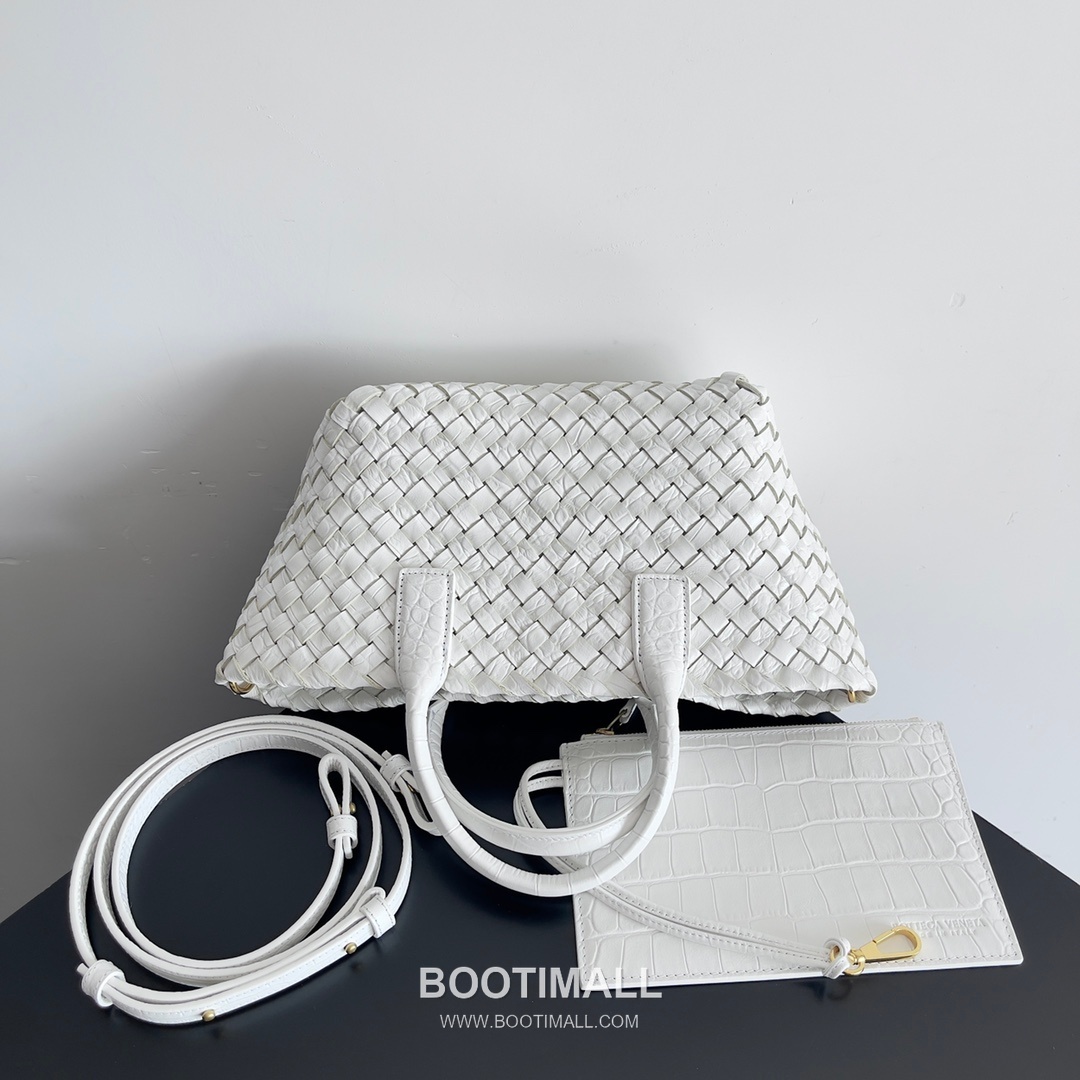 Bottega Veneta Mini Cabat Intrecciato Lambskin Tote Bag with Layered Weave Detail 보테가베네타 미니 카바 인트레치아토 램스킨 토트백 레이어드 위빙 22cm 2