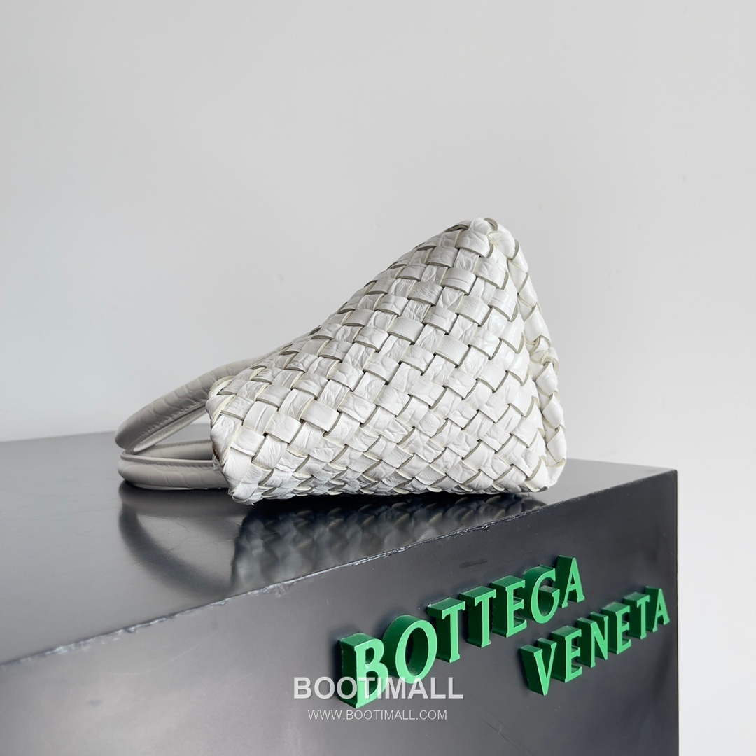 Bottega Veneta Mini Cabat Intrecciato Lambskin Tote Bag with Layered Weave Detail 보테가베네타 미니 카바 인트레치아토 램스킨 토트백 레이어드 위빙 22cm 3