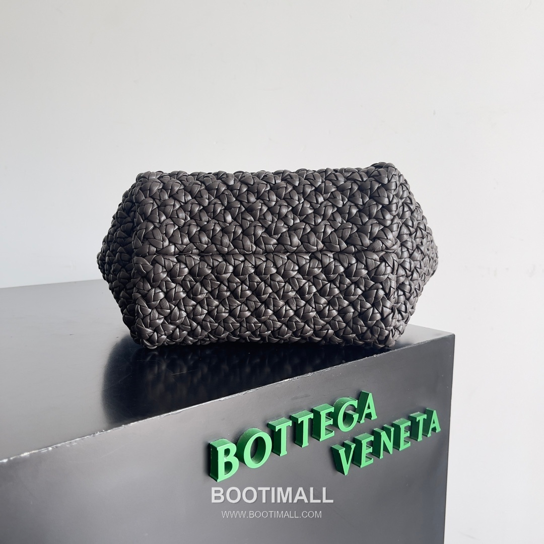 Bottega Veneta Mini Cabat Intrecciato Lambskin Tote Bag with Layered Weave Detail 보테가베네타 미니 카바 인트레치아토 램스킨 토트백 레이어드 위빙 22cm 3