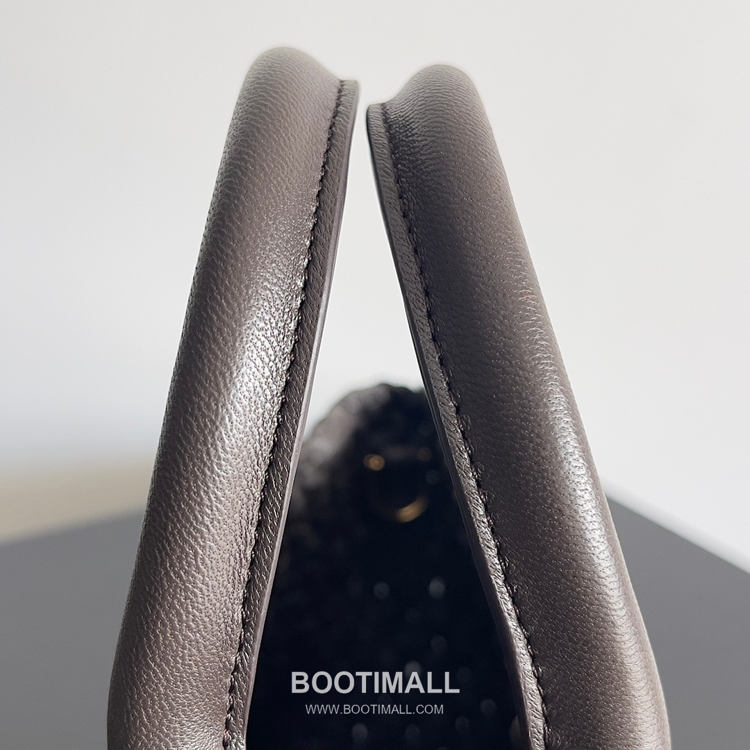 Bottega Veneta Mini Cabat Intrecciato Lambskin Tote Bag with Layered Weave Detail 보테가베네타 미니 카바 인트레치아토 램스킨 토트백 레이어드 위빙 22cm 6