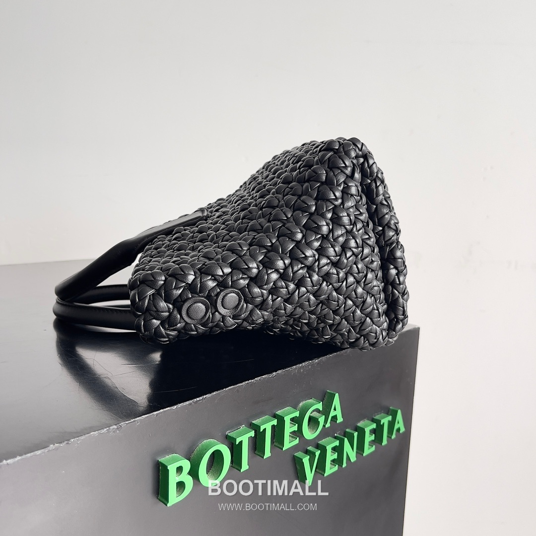 Bottega Veneta Mini Cabat Intrecciato Lambskin Tote Bag with Layered Weave Detail 보테가베네타 미니 카바 인트레치아토 램스킨 토트백 레이어드 위빙 22cm 2