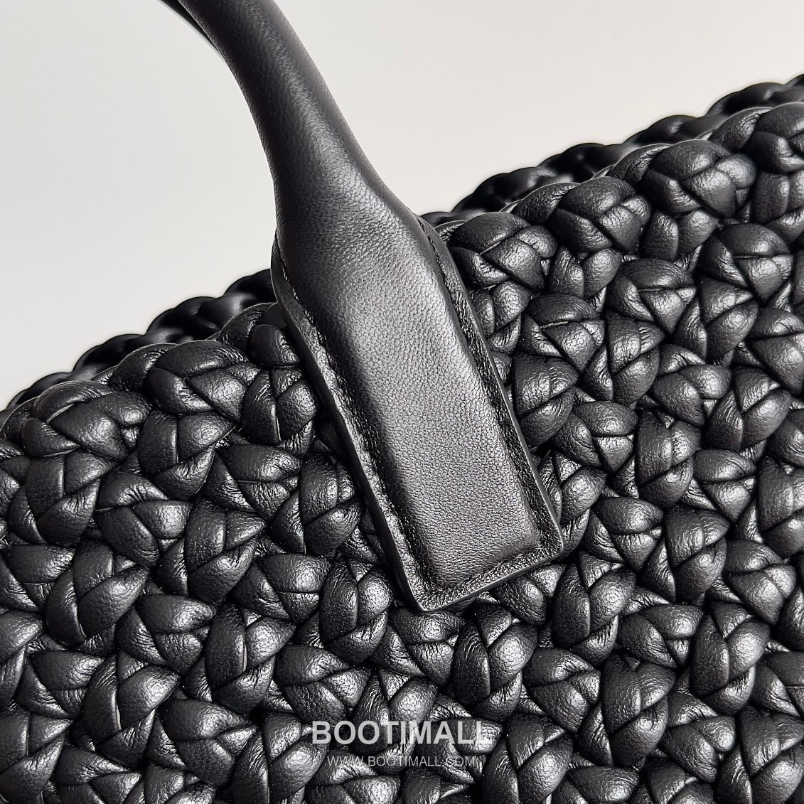 Bottega Veneta Mini Cabat Intrecciato Lambskin Tote Bag with Layered Weave Detail 보테가베네타 미니 카바 인트레치아토 램스킨 토트백 레이어드 위빙 22cm 5