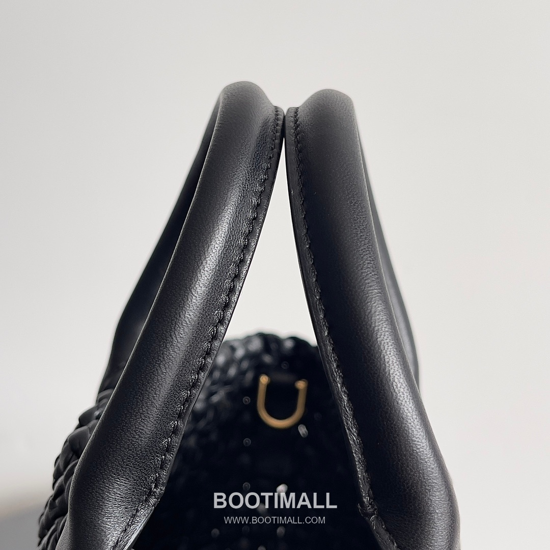 Bottega Veneta Mini Cabat Intrecciato Lambskin Tote Bag with Layered Weave Detail 보테가베네타 미니 카바 인트레치아토 램스킨 토트백 레이어드 위빙 22cm 6