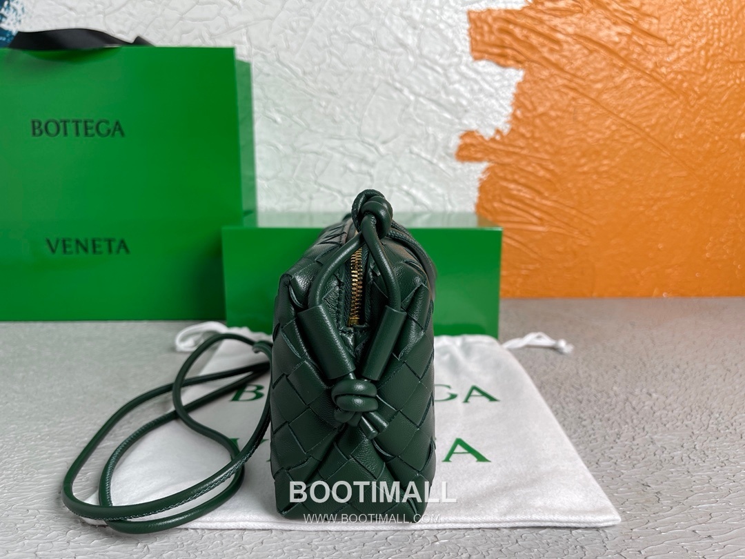 Bottega Veneta Intrecciato Lambskin Square Crossbody Bag with Adjustable Drawstring Detail 보테가베네타 인트레치아토 램스킨 스퀘어 크로스바디백 드로우스트링 17cm 7