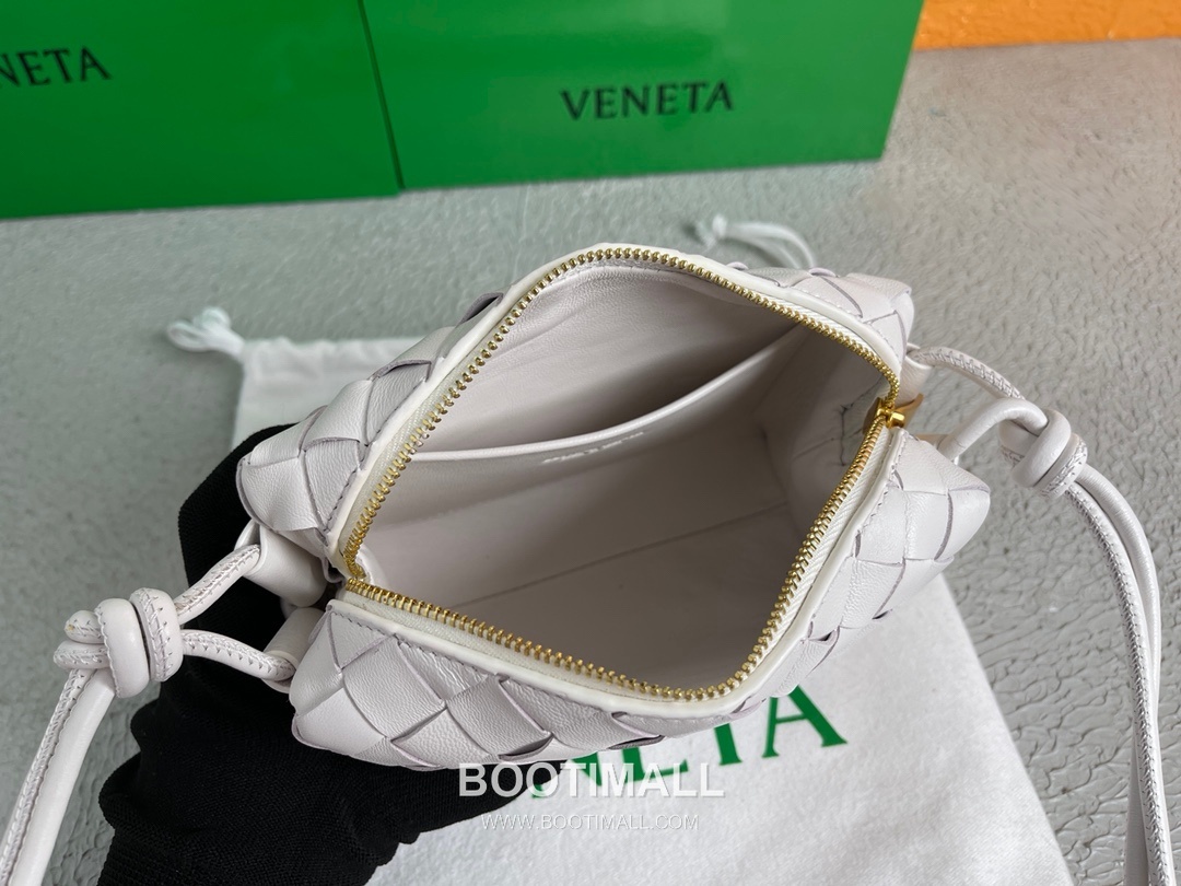 Bottega Veneta Intrecciato Lambskin Square Crossbody Bag with Adjustable Drawstring Detail 보테가베네타 인트레치아토 램스킨 스퀘어 크로스바디백 드로우스트링 17cm 8