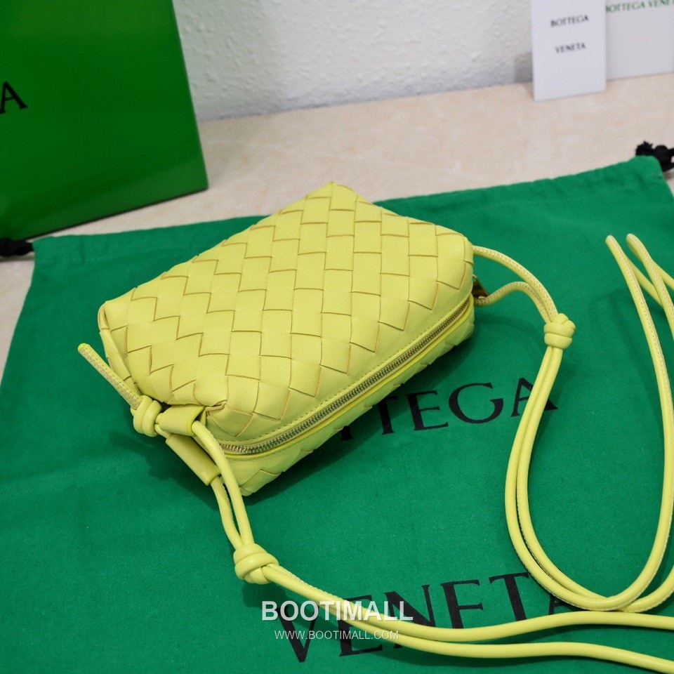 Bottega Veneta Intrecciato Lambskin Square Crossbody Bag with Adjustable Drawstring Detail 보테가베네타 인트레치아토 램스킨 스퀘어 크로스바디백 드로우스트링 17cm 5