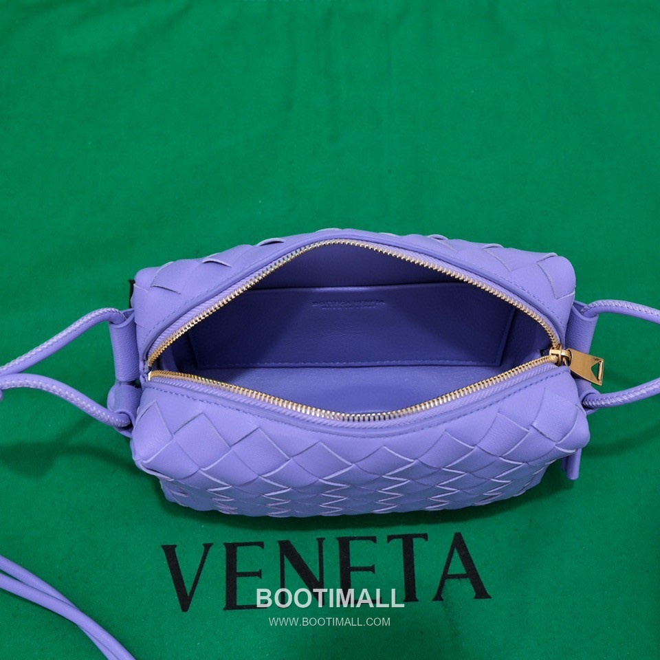 Bottega Veneta Intrecciato Lambskin Square Crossbody Bag with Adjustable Drawstring Detail 보테가베네타 인트레치아토 램스킨 스퀘어 크로스바디백 드로우스트링 17cm 7