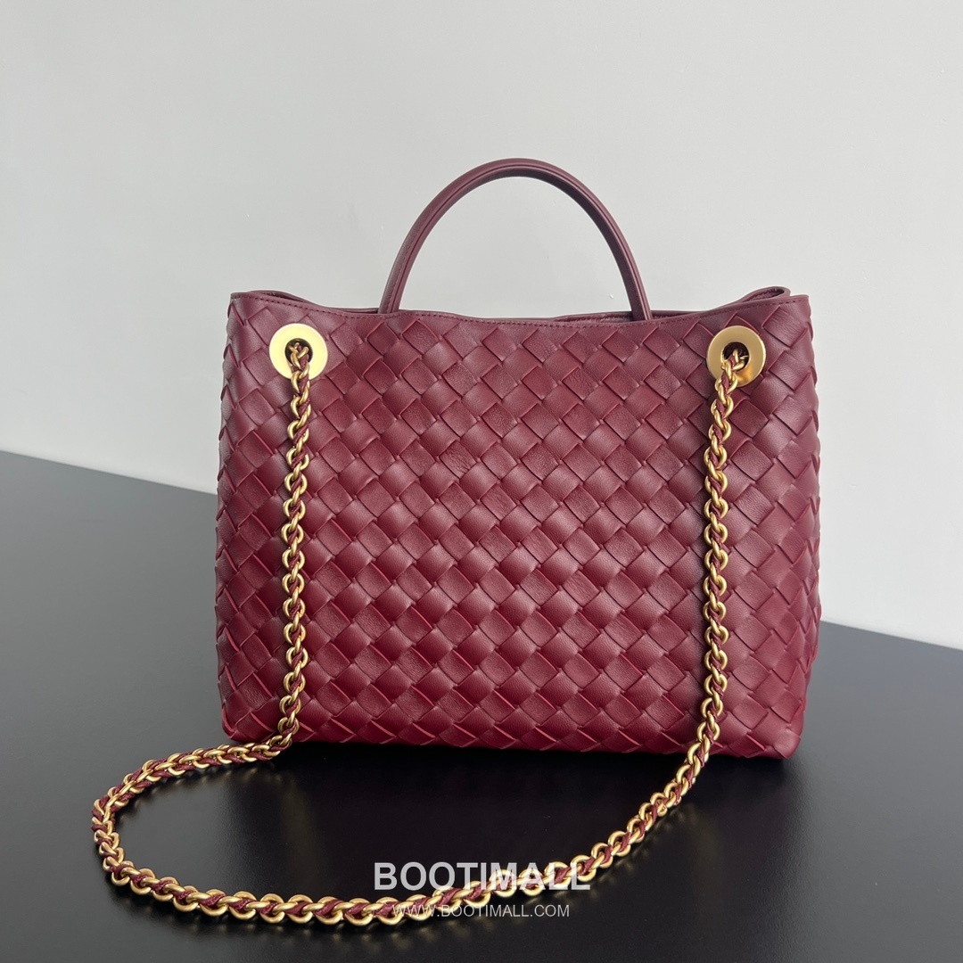 Bottega Veneta Andiamo Intrecciato Leather Chain Shoulder Bag with Brass Chain Detail 보테가베네타 안디아모 인트레치아토 가죽 체인 숄더백 황동 체인 32cm 3
