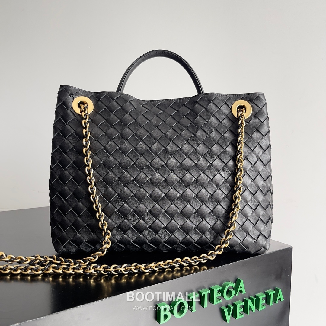 Bottega Veneta Andiamo Intrecciato Leather Chain Shoulder Bag with Brass Chain Detail 보테가베네타 안디아모 인트레치아토 가죽 체인 숄더백 황동 체인 32cm 3