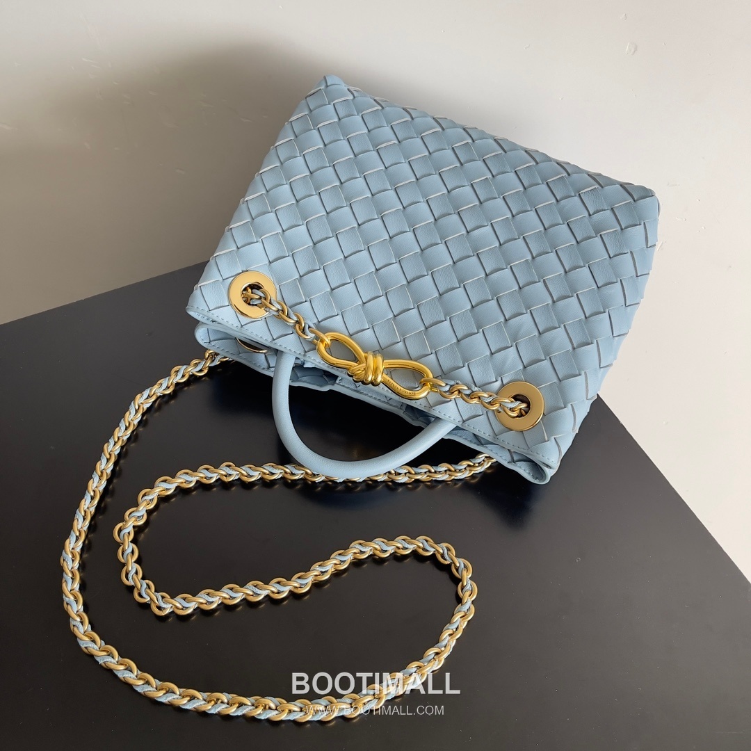 Bottega Veneta Andiamo Intrecciato Leather Chain Shoulder Bag with Brass Chain Detail 보테가베네타 안디아모 인트레치아토 가죽 체인 숄더백 황동 체인 25cm 5