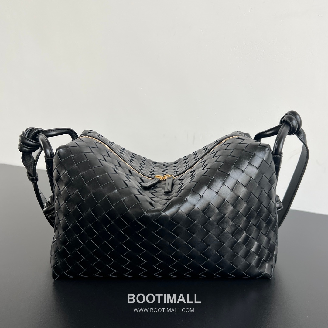 Bottega Veneta Loop Intrecciato Leather Camera Bag with Knot Handle Detail 보테가베네타 루프 인트레치아토 가죽 카메라백 매듭 핸들 38cm 2