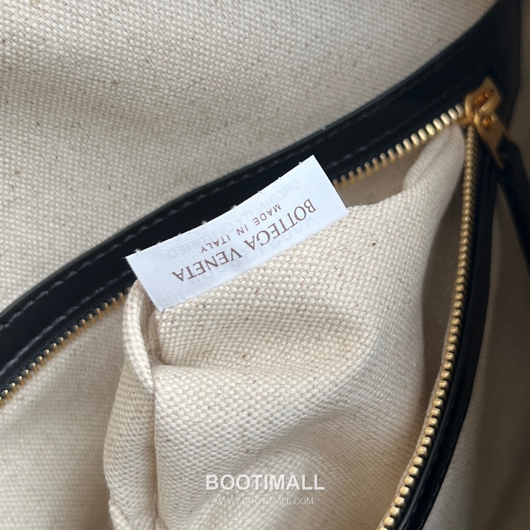 Bottega Veneta Loop Intrecciato Leather Camera Bag with Knot Handle Detail 보테가베네타 루프 인트레치아토 가죽 카메라백 매듭 핸들 38cm 9