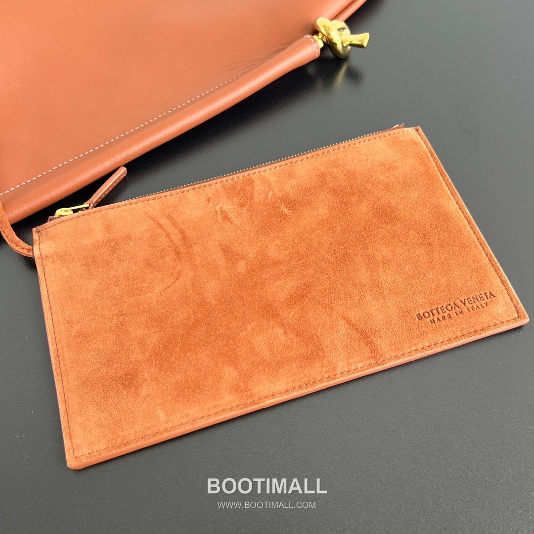 Bottega Veneta Solstice Calfskin Tote Bag with Inner Pouch Detail 보테가베네타 솔스티스 송아지 가죽 토트백 이너 파우치 44cm 6