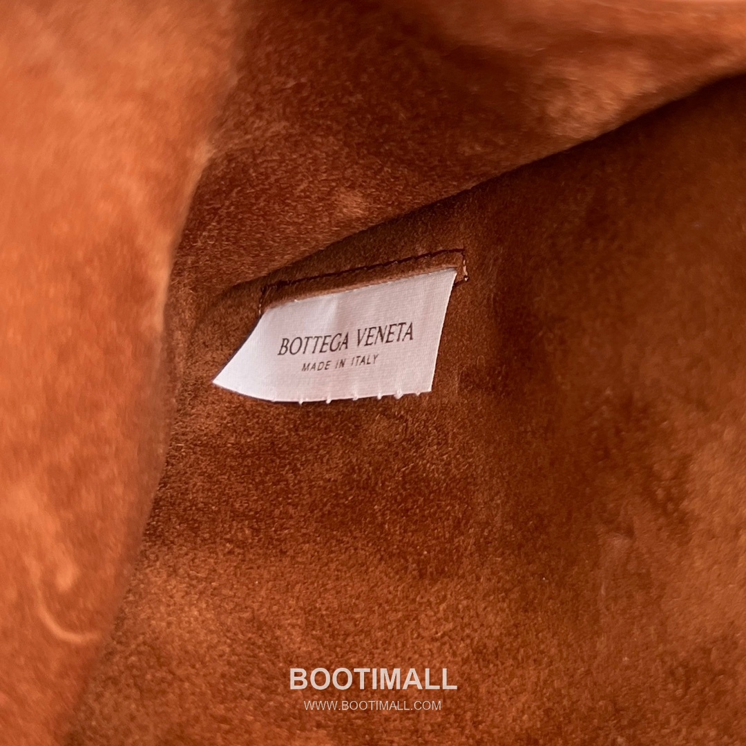 Bottega Veneta Solstice Calfskin Tote Bag with Inner Pouch Detail 보테가베네타 솔스티스 송아지 가죽 토트백 이너 파우치 44cm 9