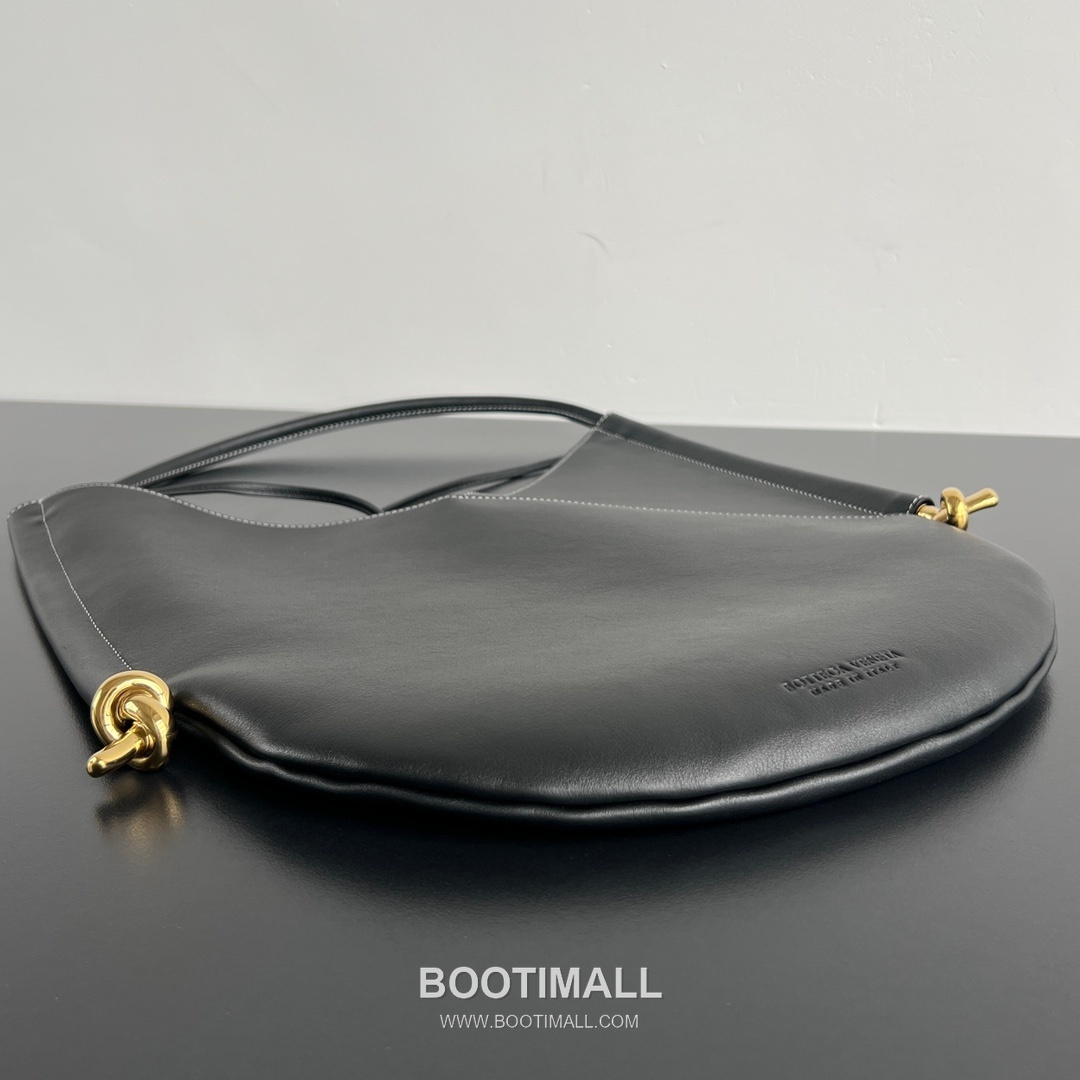 Bottega Veneta Solstice Calfskin Tote Bag with Inner Pouch Detail 보테가베네타 솔스티스 송아지 가죽 토트백 이너 파우치 44cm 3