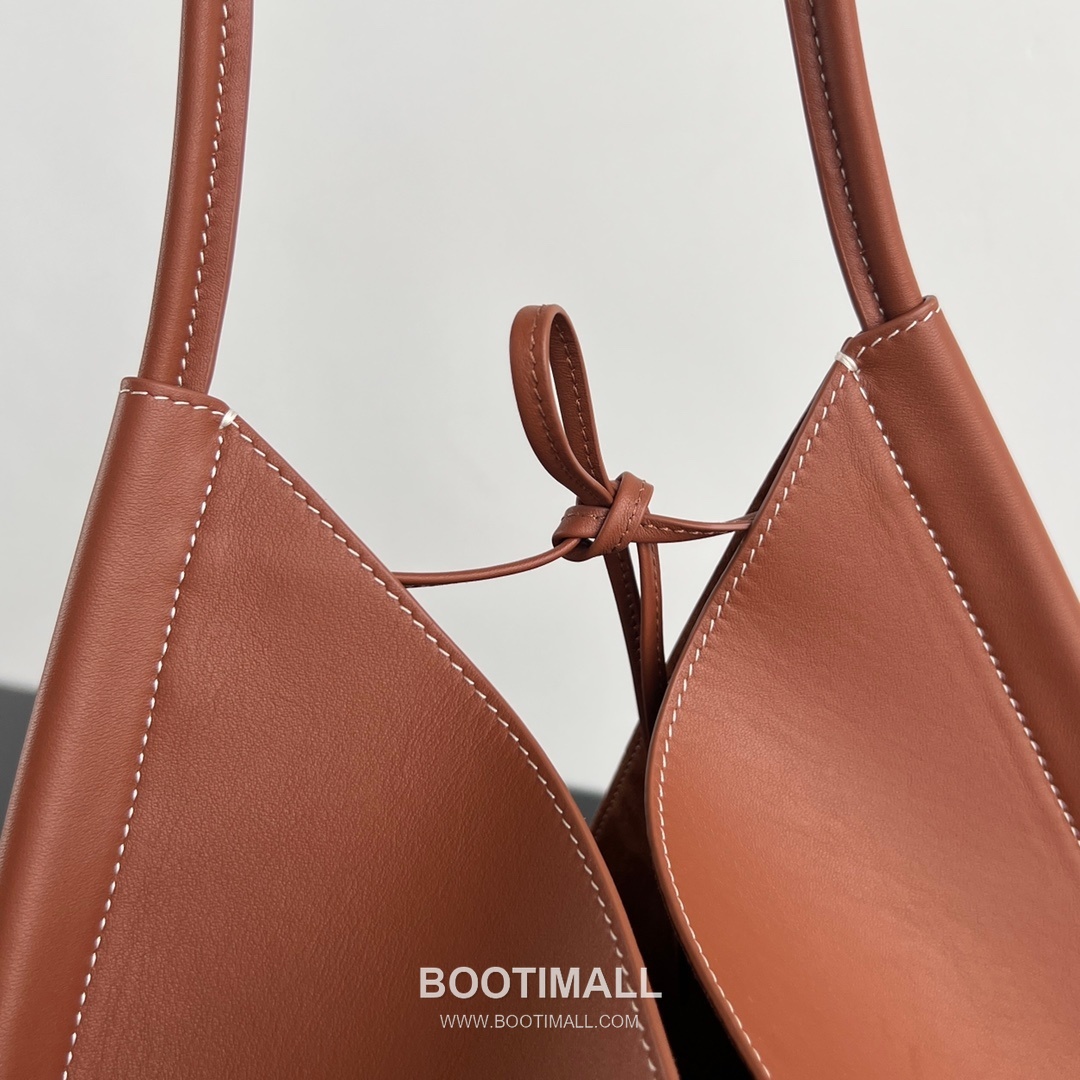Bottega Veneta Solstice Calfskin Tote Bag with Inner Pouch Detail 보테가베네타 솔스티스 송아지 가죽 토트백 이너 파우치 30cm 4