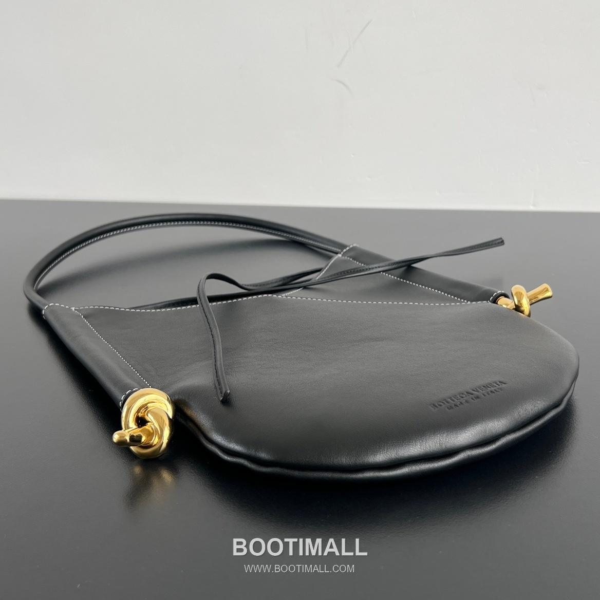 Bottega Veneta Solstice Calfskin Tote Bag with Inner Pouch Detail 보테가베네타 솔스티스 송아지 가죽 토트백 이너 파우치 30cm 5