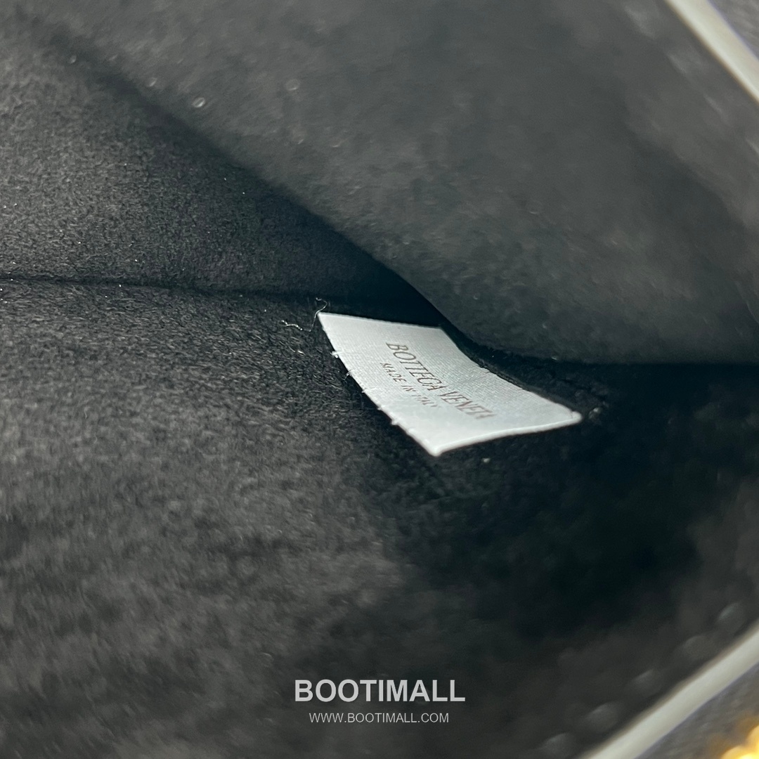 Bottega Veneta Solstice Calfskin Tote Bag with Inner Pouch Detail 보테가베네타 솔스티스 송아지 가죽 토트백 이너 파우치 30cm 9