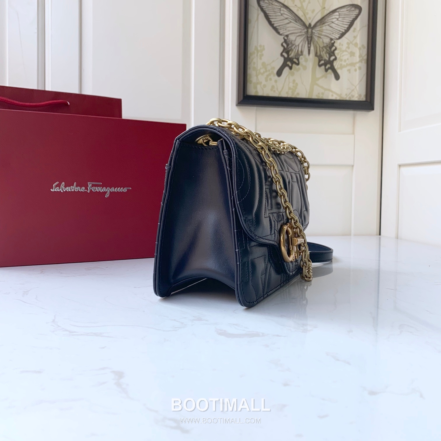 Salvatore Ferragamo Gancini Quilted Calfskin Flap Shoulder Bag with Chain Strap 살바토레페라가모 간치니 퀼팅 카프스킨 플랩 체인 숄더백 21H168 25cm 6