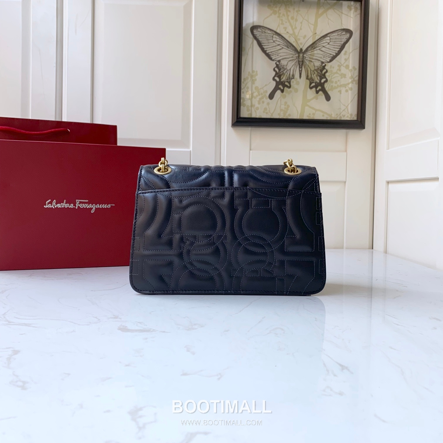 Salvatore Ferragamo Gancini Quilted Calfskin Flap Shoulder Bag with Chain Strap 살바토레페라가모 간치니 퀼팅 카프스킨 플랩 체인 숄더백 21H168 25cm 7