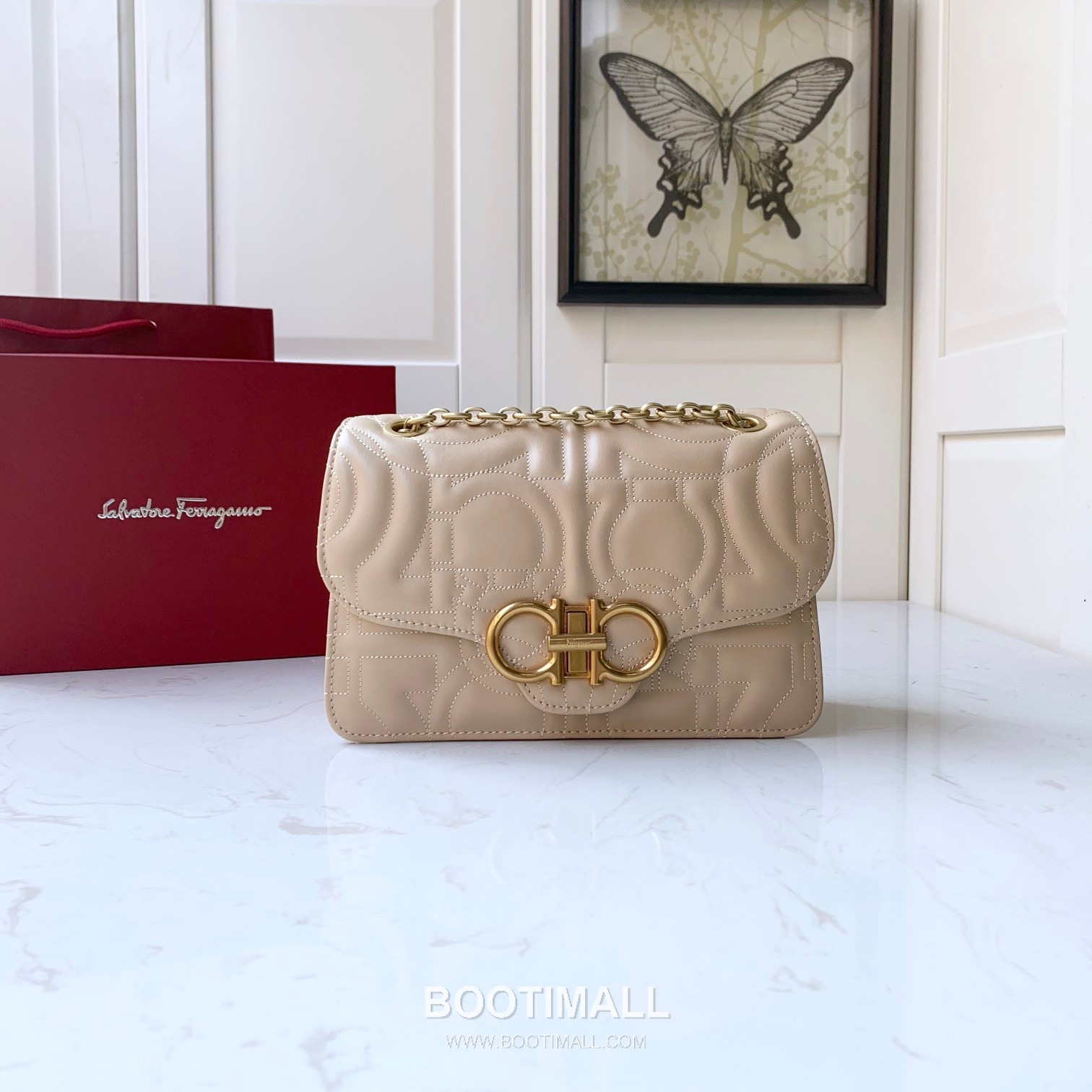 Salvatore Ferragamo Gancini Quilted Calfskin Flap Shoulder Bag with Chain Strap 살바토레페라가모 간치니 퀼팅 카프스킨 플랩 체인 숄더백 21H168 25cm 1