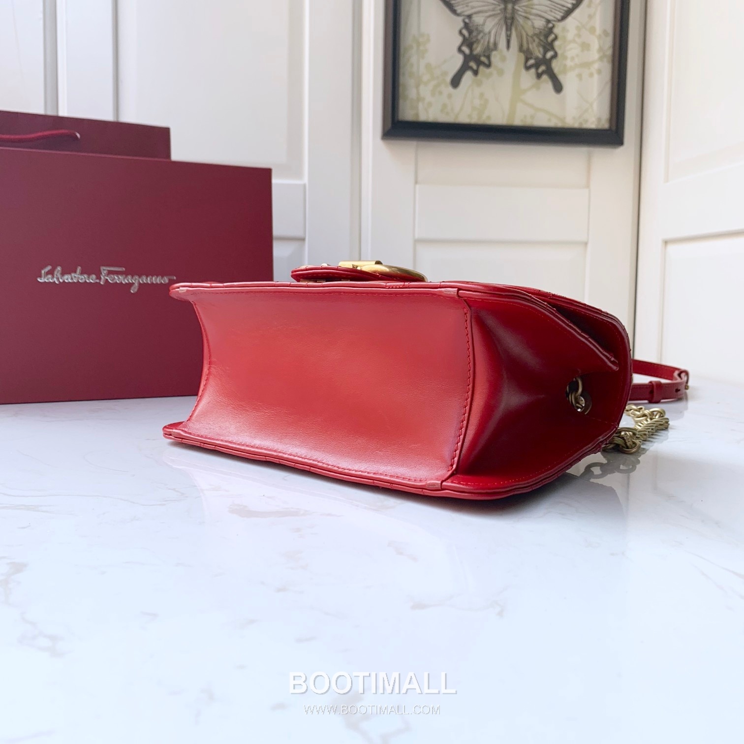 Salvatore Ferragamo Gancini Quilted Calfskin Flap Shoulder Bag with Chain Strap 살바토레페라가모 간치니 퀼팅 카프스킨 플랩 체인 숄더백 21H168 25cm 8