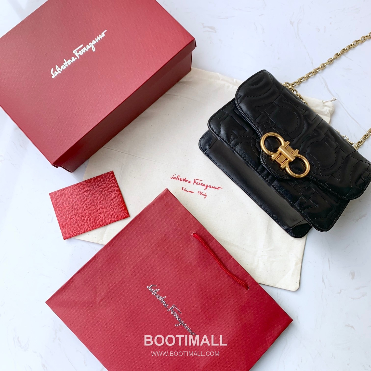 Salvatore Ferragamo Gancini Quilted Calfskin Flap Shoulder Bag with Chain Strap 살바토레페라가모 간치니 퀼팅 카프스킨 플랩 체인 숄더백 21H168 25cm 9