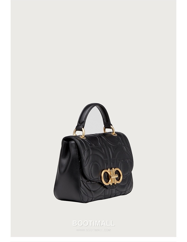 Salvatore Ferragamo Gancini Quilted Calfskin Camera Crossbody Bag with Chain Strap 살바토레페라가모 간치니 퀼팅 카프스킨 카메라 크로스바디백 AB-211281 23cm 4