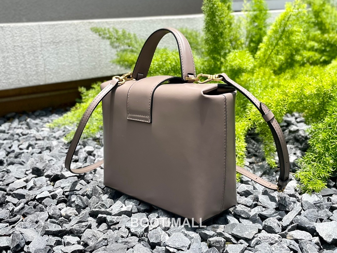 Salvatore Ferragamo Trifolio Calfskin Box Top Handle Bag with Gancini Lock 살바토레페라가모 트리폴리오 카프스킨 박스 탑핸들 숄더백 FZ-211981 20cm 8