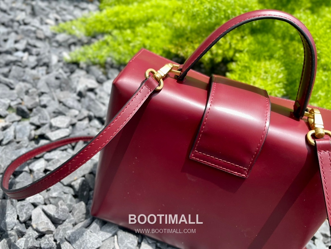 Salvatore Ferragamo Trifolio Calfskin Box Top Handle Bag with Gancini Lock 살바토레페라가모 트리폴리오 카프스킨 박스 탑핸들 숄더백 FZ-211981 20cm 9