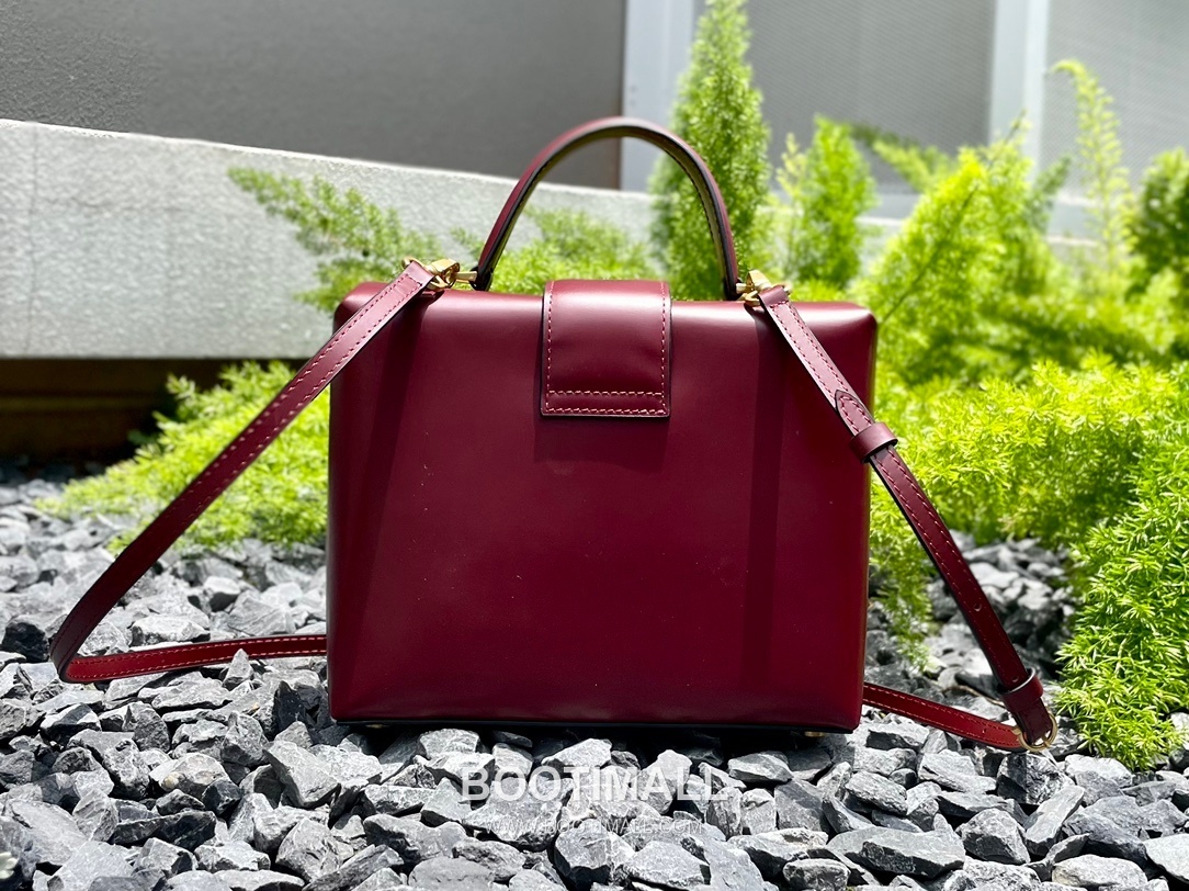 Salvatore Ferragamo Trifolio Calfskin Box Top Handle Bag with Gancini Lock 살바토레페라가모 트리폴리오 카프스킨 박스 탑핸들 숄더백 FZ-211981 20cm 12
