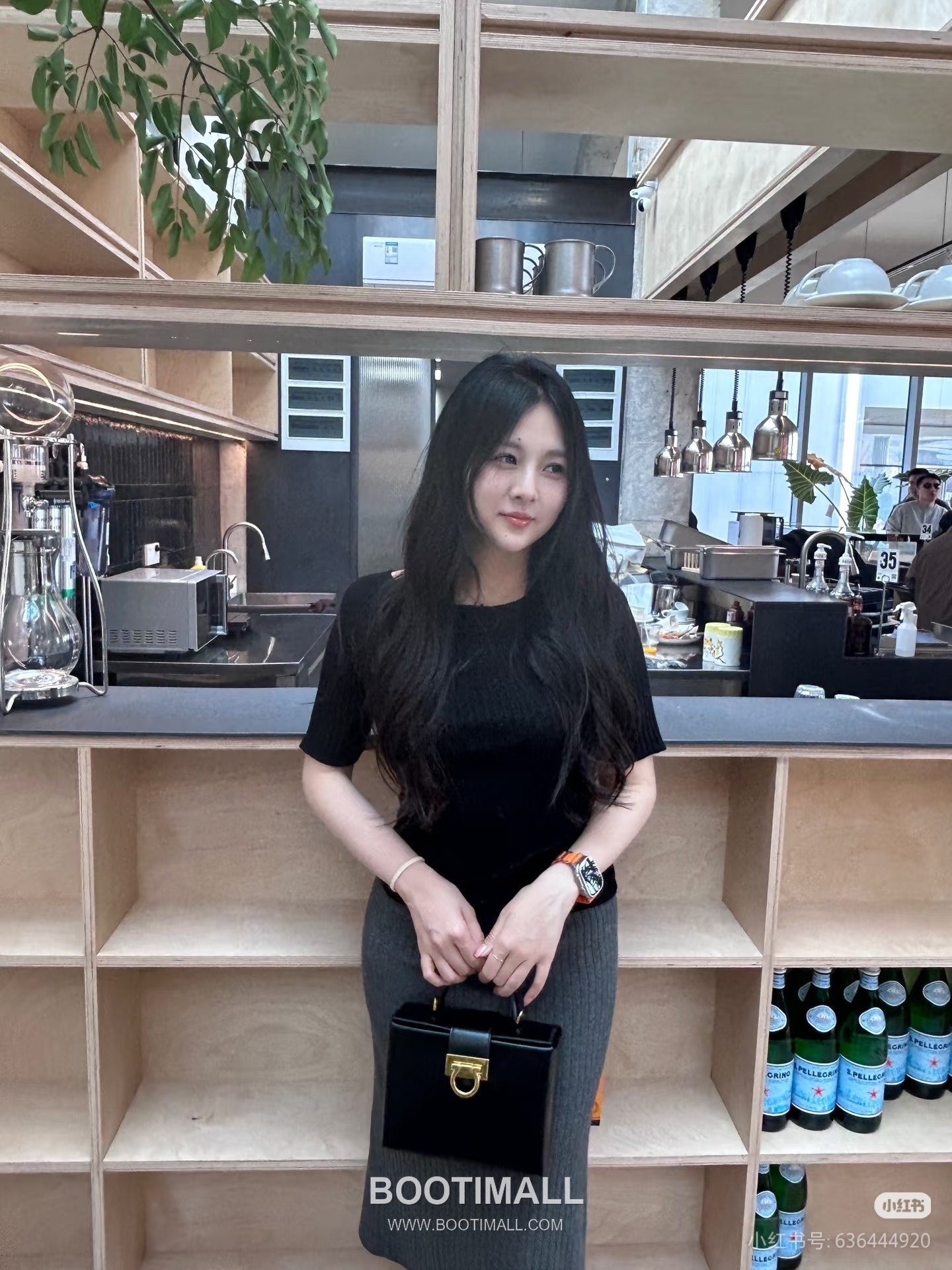 Salvatore Ferragamo Trifolio Calfskin Box Top Handle Bag with Gancini Lock 살바토레페라가모 트리폴리오 카프스킨 박스 탑핸들 숄더백 FZ-211981 20cm 16