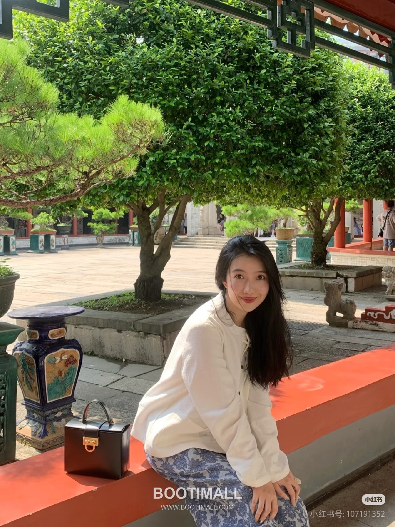 Salvatore Ferragamo Trifolio Calfskin Box Top Handle Bag with Gancini Lock 살바토레페라가모 트리폴리오 카프스킨 박스 탑핸들 숄더백 FZ-211981 20cm 17