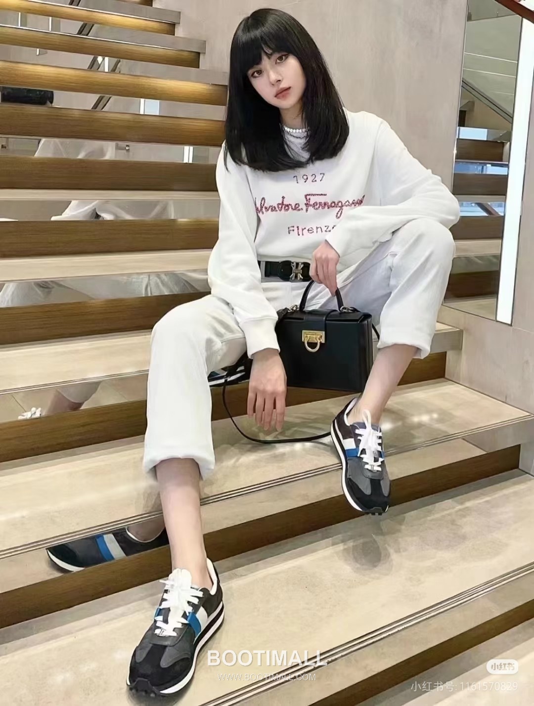 Salvatore Ferragamo Trifolio Calfskin Box Top Handle Bag with Gancini Lock 살바토레페라가모 트리폴리오 카프스킨 박스 탑핸들 숄더백 FZ-211981 20cm 18