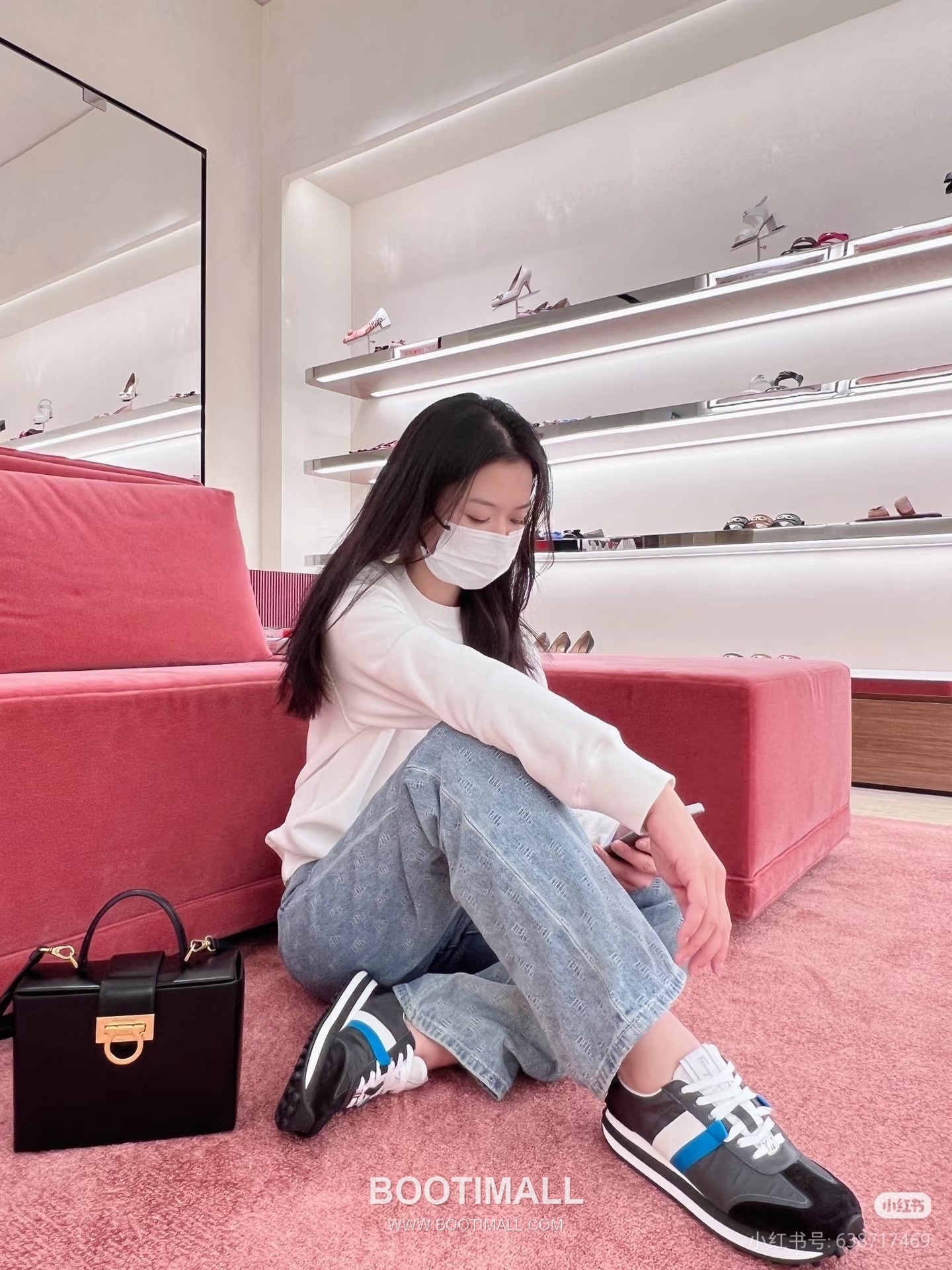 Salvatore Ferragamo Trifolio Calfskin Box Top Handle Bag with Gancini Lock 살바토레페라가모 트리폴리오 카프스킨 박스 탑핸들 숄더백 FZ-211981 20cm 20