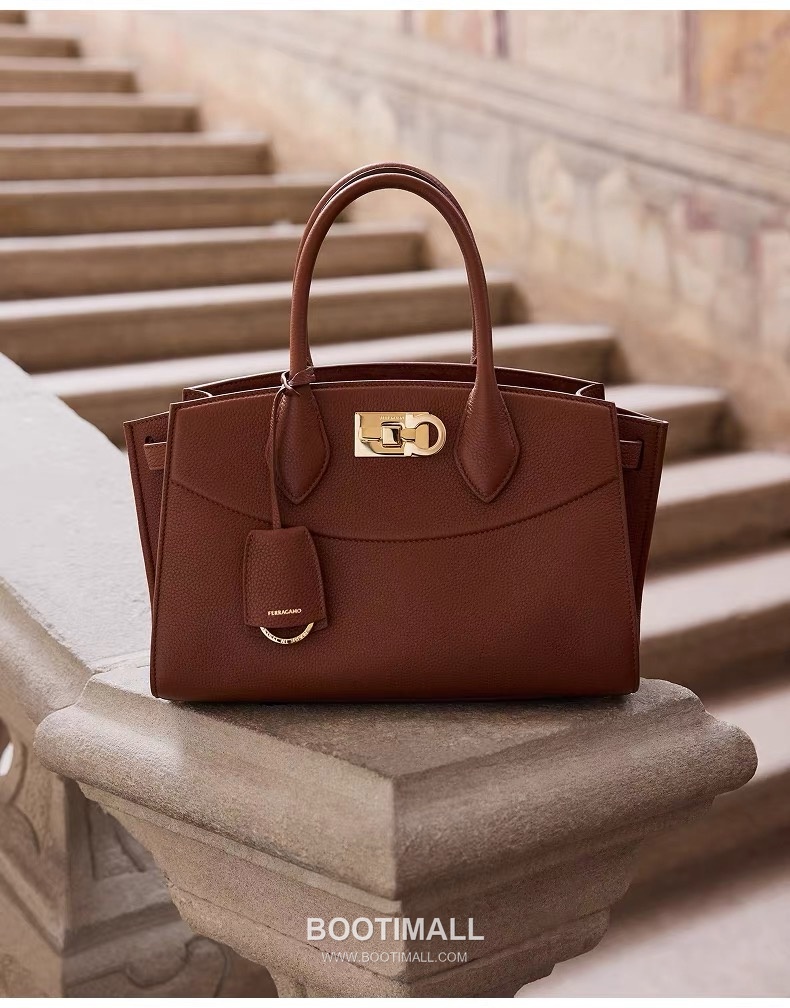 Salvatore Ferragamo Studio Hammered Calfskin Top Handle Shoulder Bag with Metal Lock 살바토레페라가모 스튜디오 해머드 카프스킨 탑핸들 숄더백 DH-21A112 28cm 8