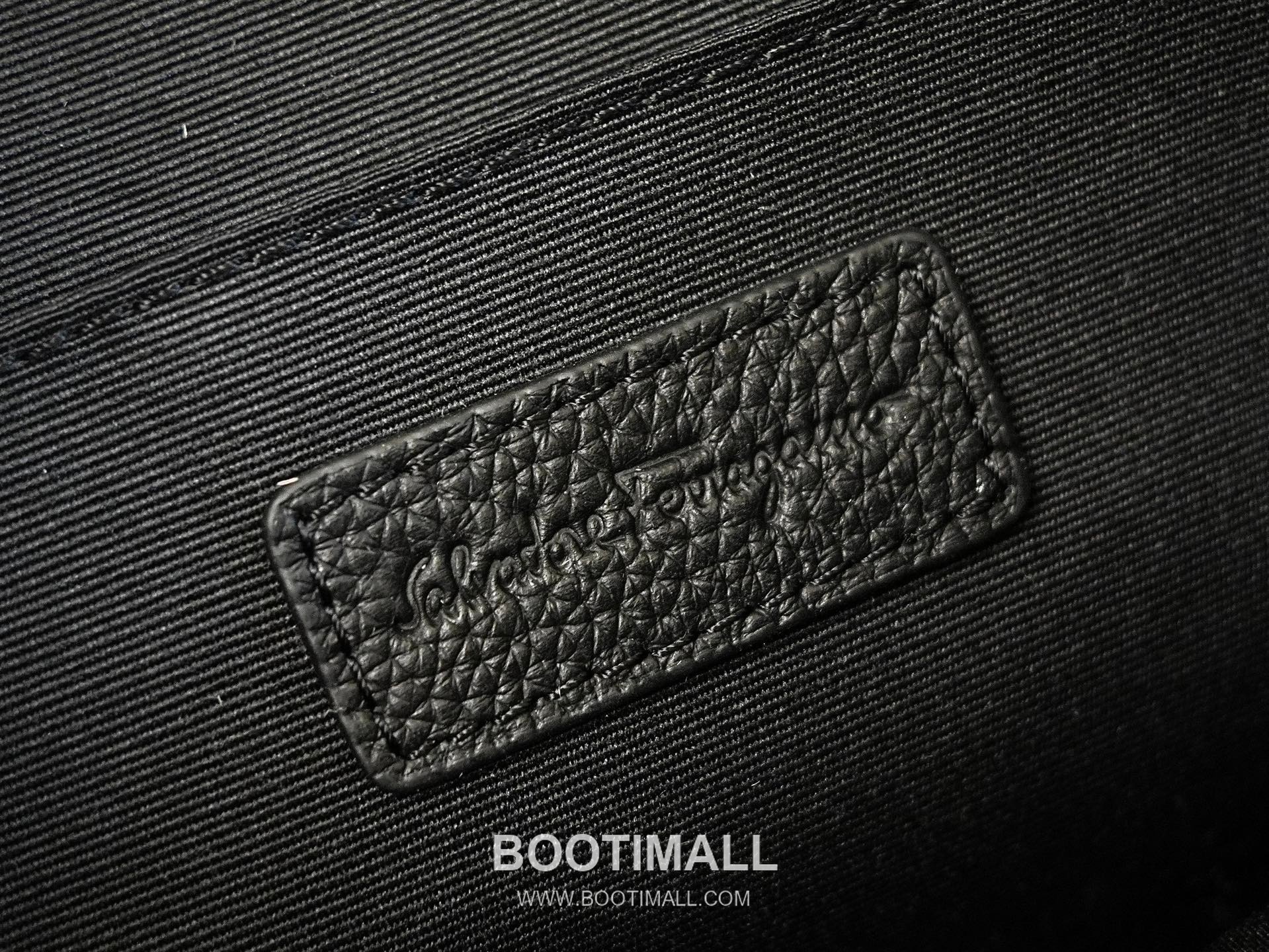 Salvatore Ferragamo Gancini Grained Calfskin Camera Crossbody Bag with Front Zip Pocket 살바토레페라가모 간치니 그레인 카프스킨 프론트 지퍼 카메라 크로스바디백 H2116087 27cm 7