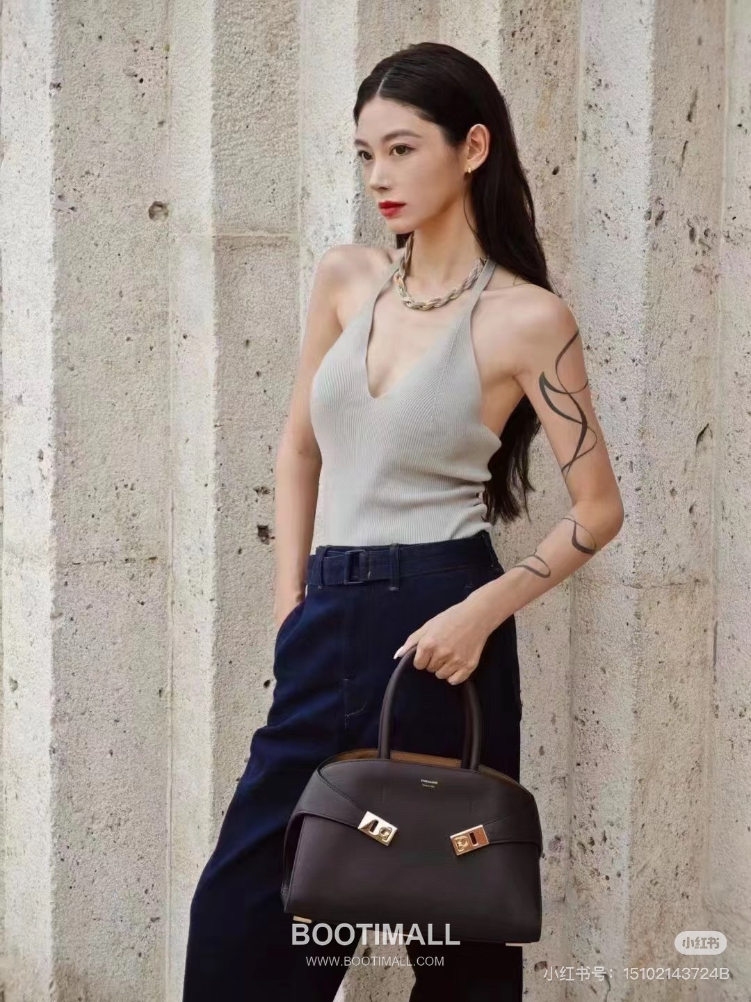 Salvatore Ferragamo Hug Nappa Calfskin Top Handle Shoulder Bag with Embrace Lock 살바토레페라가모 허그 나파 카프스킨 탑핸들 숄더백 205608 31.5cm 3