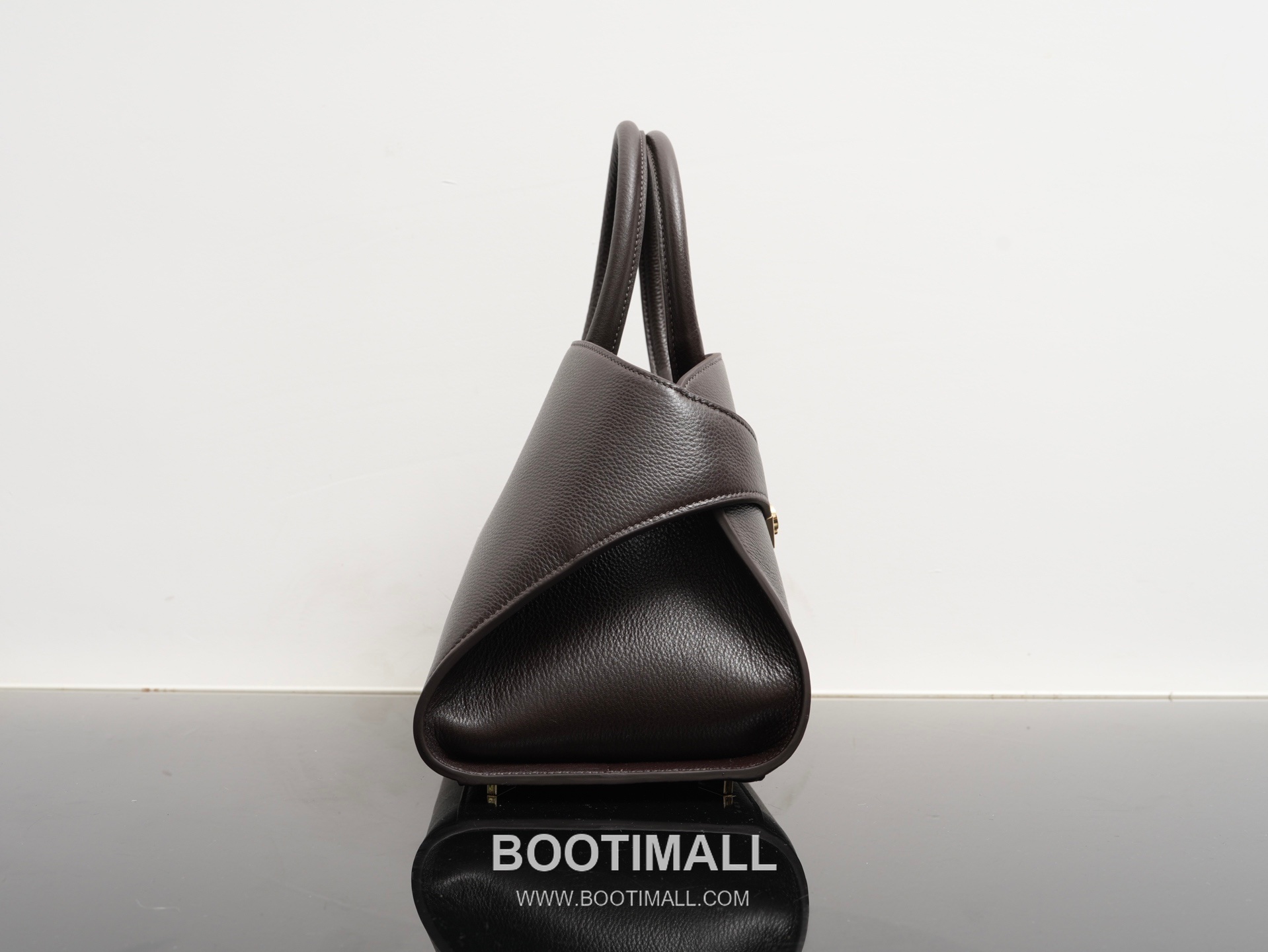 Salvatore Ferragamo Hug Nappa Calfskin Top Handle Shoulder Bag with Embrace Lock 살바토레페라가모 허그 나파 카프스킨 탑핸들 숄더백 205608 31.5cm 11