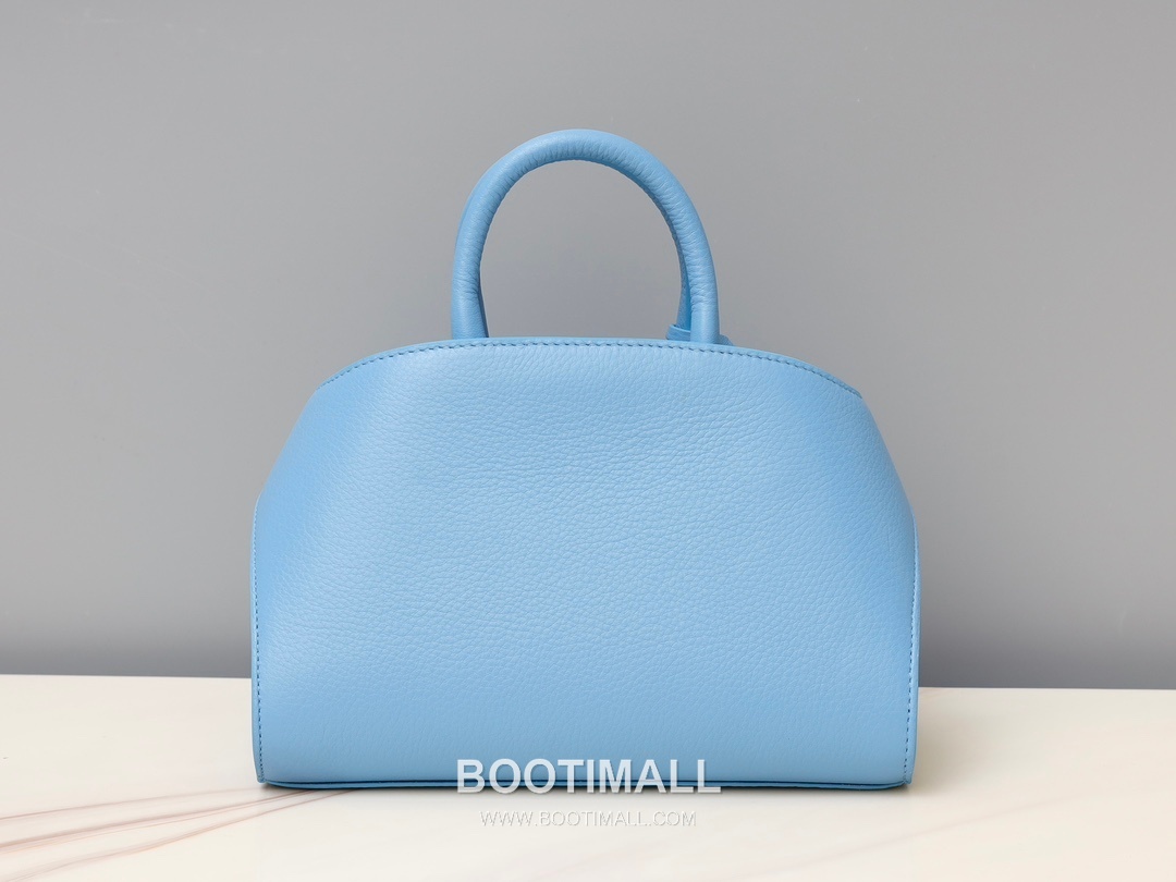 Salvatore Ferragamo Hug Nappa Calfskin Top Handle Shoulder Bag with Embrace Lock 살바토레페라가모 허그 나파 카프스킨 탑핸들 숄더백 205608 31.5cm 12