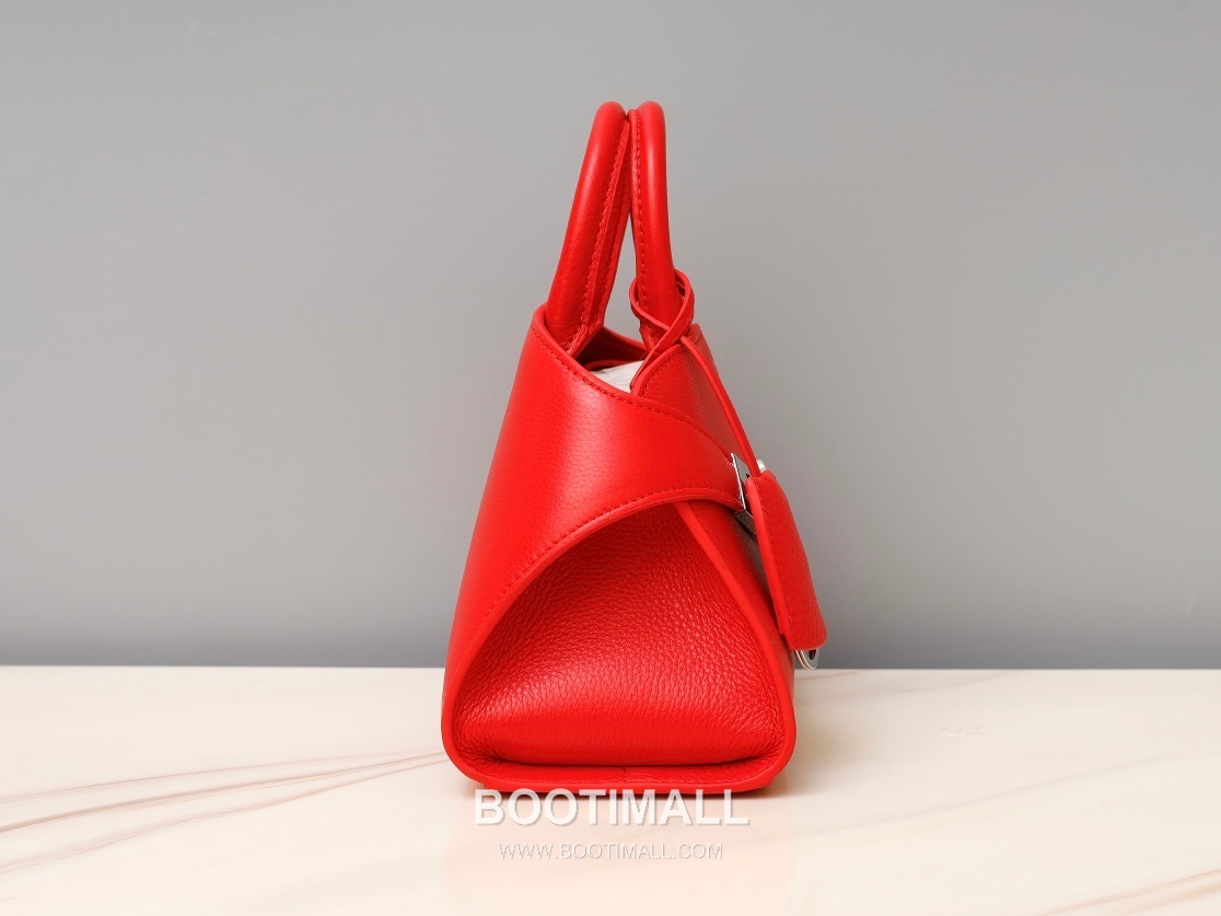 Salvatore Ferragamo Hug Nappa Calfskin Top Handle Shoulder Bag with Embrace Lock 살바토레페라가모 허그 나파 카프스킨 탑핸들 숄더백 205608 31.5cm 6