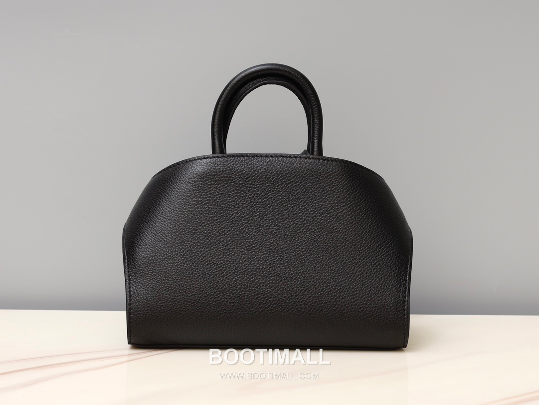 Salvatore Ferragamo Hug Nappa Calfskin Top Handle Shoulder Bag with Embrace Lock 살바토레페라가모 허그 나파 카프스킨 탑핸들 숄더백 205608 31.5cm 7