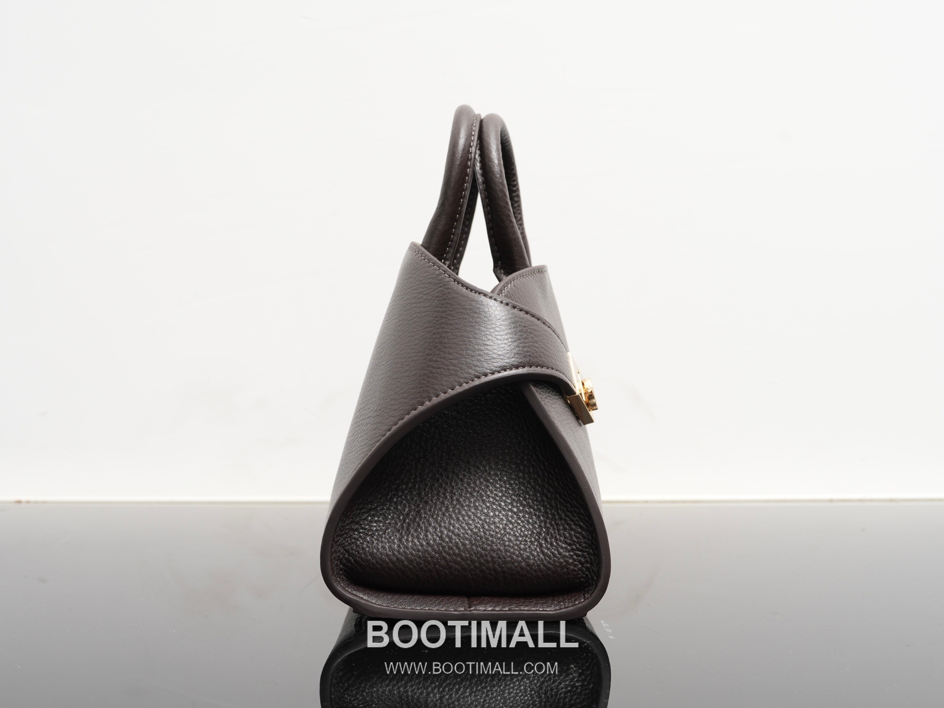 Salvatore Ferragamo Hug Nappa Calfskin Top Handle Shoulder Bag with Embrace Lock 살바토레페라가모 허그 나파 카프스킨 탑핸들 숄더백 205608 31.5cm 14