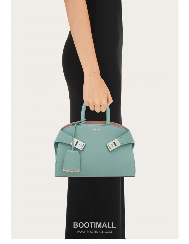 Salvatore Ferragamo Hug Nappa Calfskin Top Handle Shoulder Bag with Embrace Lock 살바토레페라가모 허그 나파 카프스킨 탑핸들 숄더백 205608 31.5cm 5