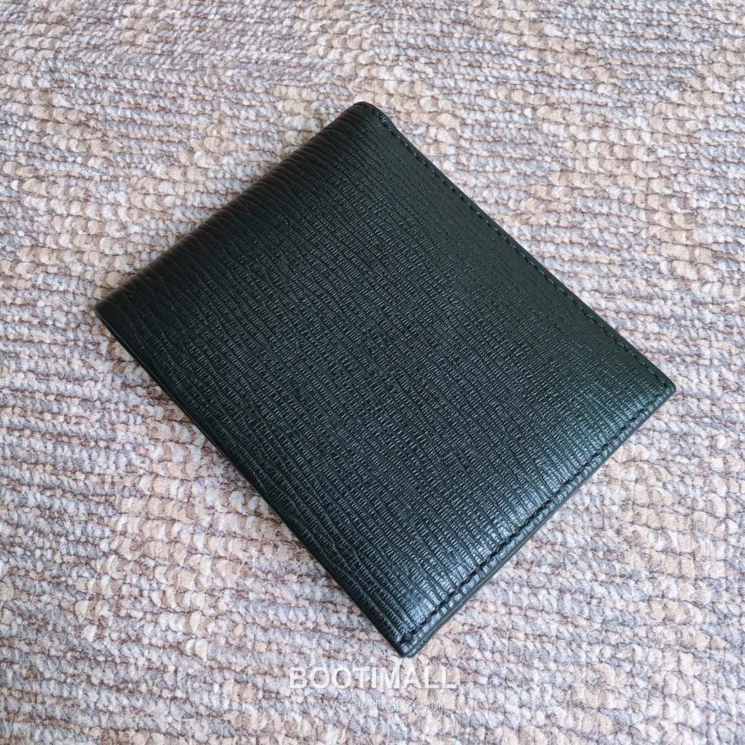 Salvatore Ferragamo Gancini Wave Calfskin Bi-Fold Wallet with Metal Logo Detail 살바토레페라가모 간치니 웨이브 카프스킨 반지갑 66A063 12cm 14