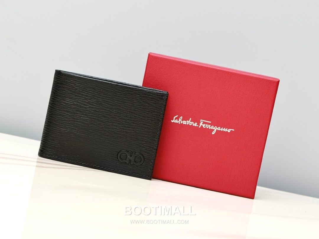 Salvatore Ferragamo Gancini Wave Calfskin Bi-Fold Wallet with Metal Logo Detail 살바토레페라가모 간치니 웨이브 카프스킨 반지갑 66A063 12cm 6