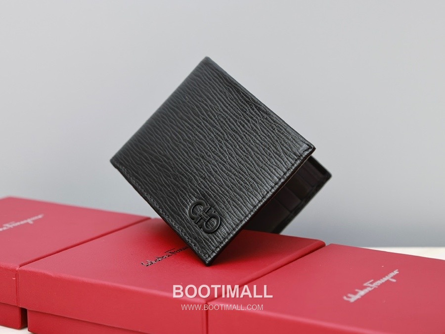 Salvatore Ferragamo Gancini Wave Calfskin Bi-Fold Wallet with Metal Logo Detail 살바토레페라가모 간치니 웨이브 카프스킨 반지갑 66A063 12cm 10