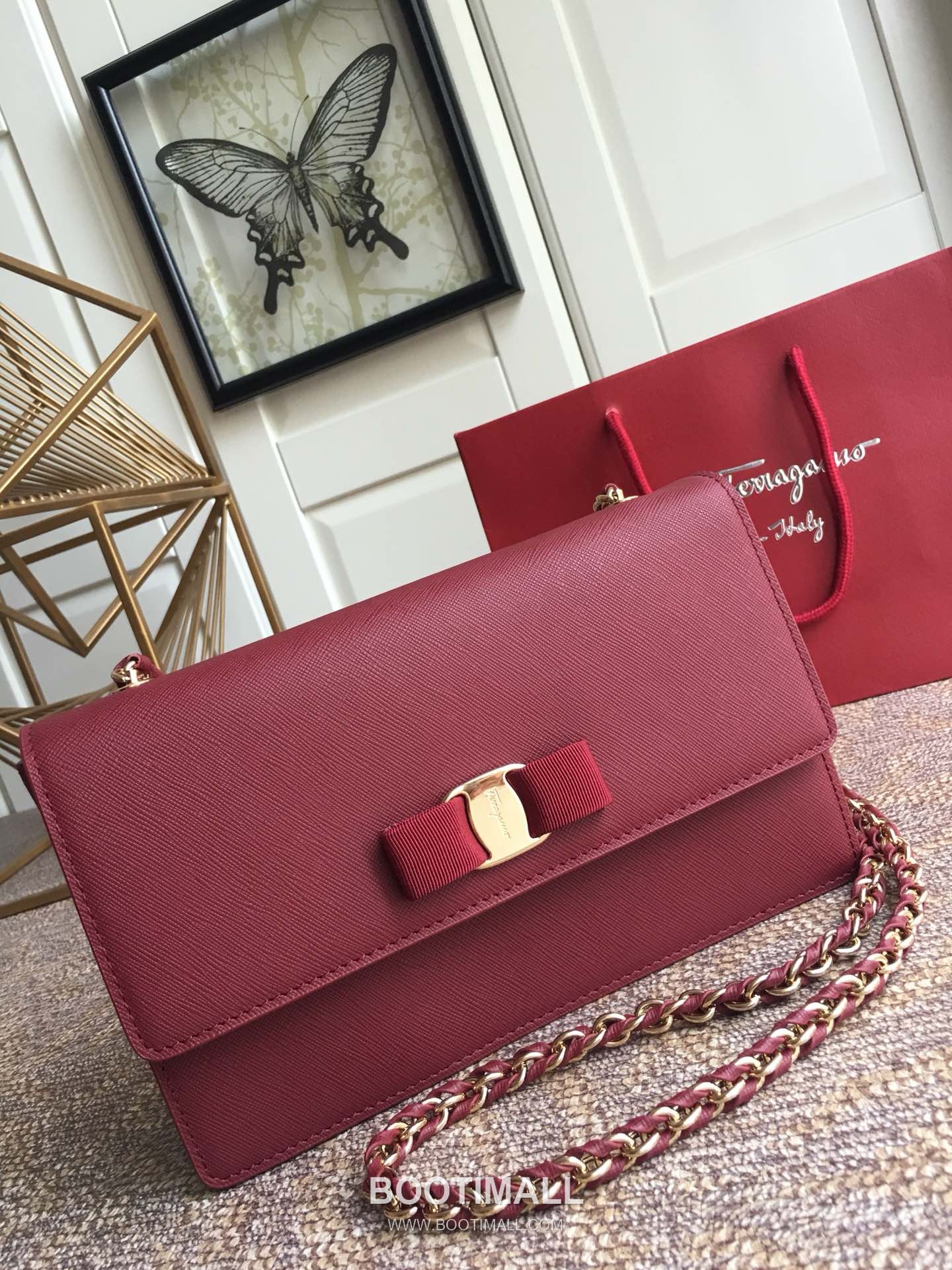 Salvatore Ferragamo Vara Bow Calfskin Flap Shoulder Bag with Chain Strap 살바토레페라가모 바라 보우 카프스킨 플랩 체인 숄더백 21E480 25cm 2
